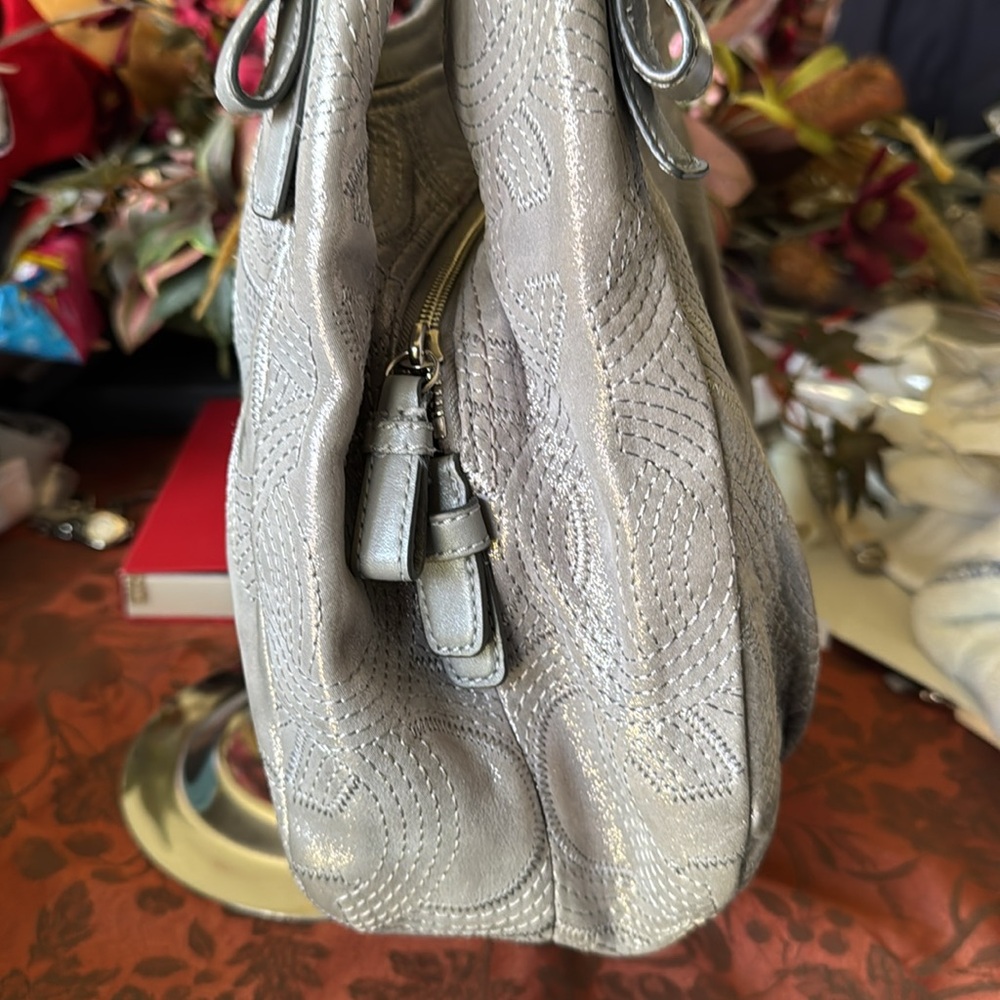 Coach Silver Shoulder Bag - Picture 6 of 11